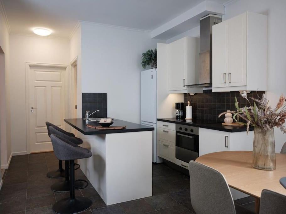 In The Heart Of Brosundet! Fully Equipped 3 Bed Room Ap Олесунн Экстерьер фото
